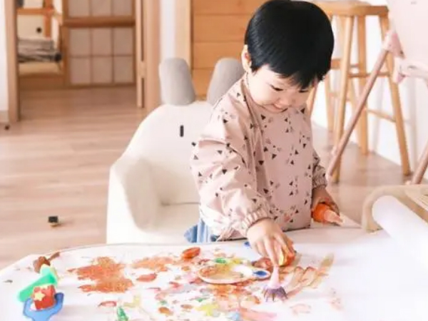 青島幼兒?jiǎn)⒚梢粚?duì)一上門(mén)教育